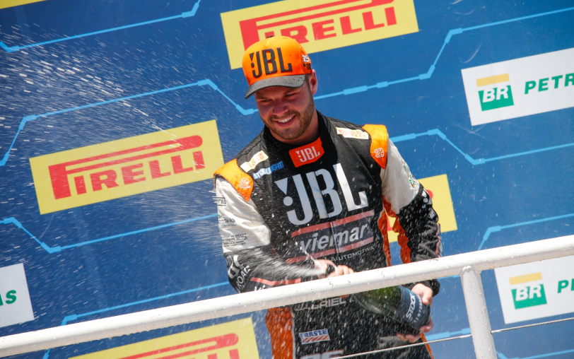 Robe de volta ao time