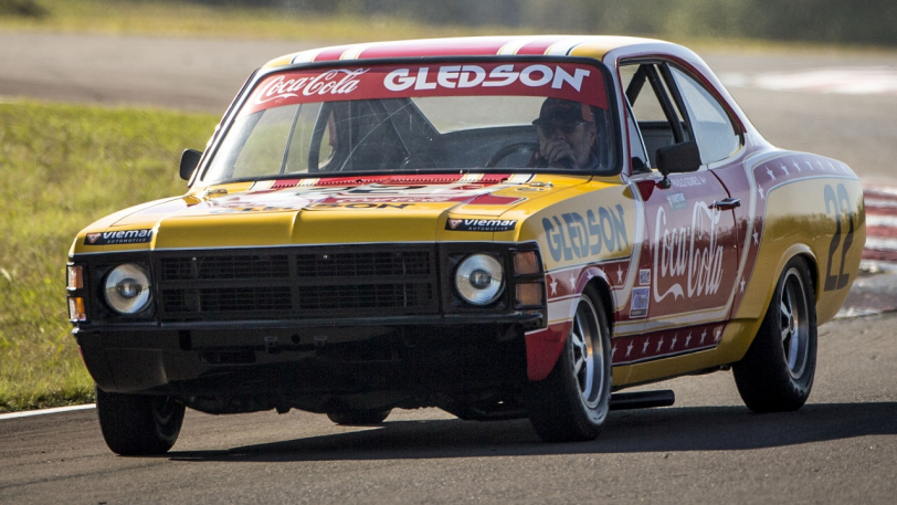 Embaixador da Viemar Automotive é homenageado com sua geração de pilotos no Velo Città
