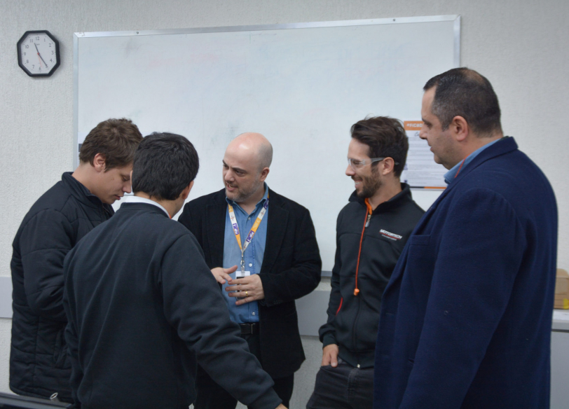 Viemar Automotive recebe a visita do piloto Márcio Campos