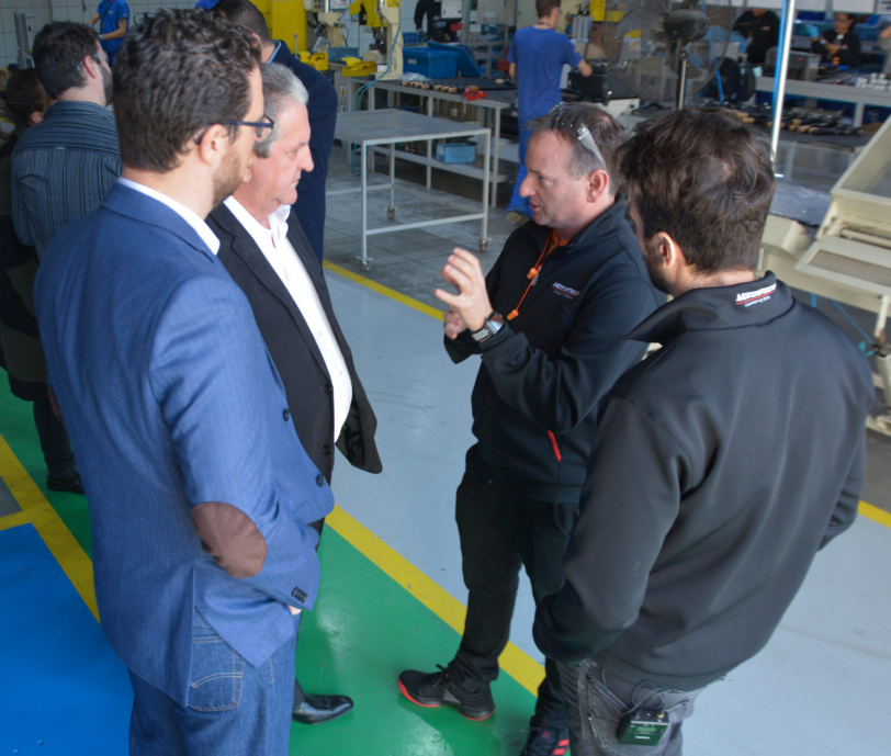 Viemar Automotive recebe a visita do piloto Márcio Campos